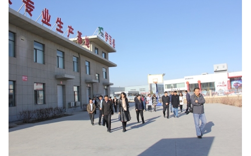 黨建引領(lǐng)促減稅降費落地，黨員帶頭抓普惠政策落實