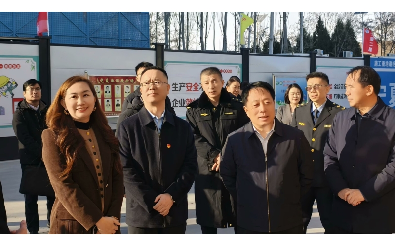 自治區(qū)市場監(jiān)管廳馬如林廳長，銀川市委常委、紀委書記劉智鋒帶領相關處局同志到企業(yè)調(diào)研